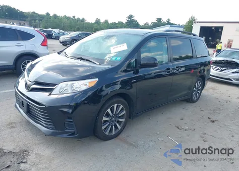 2018 Toyota Sienna Le 7 Passenger z USA, uszkodzony, nr VIN 5TDJZ3DC4JS205058
